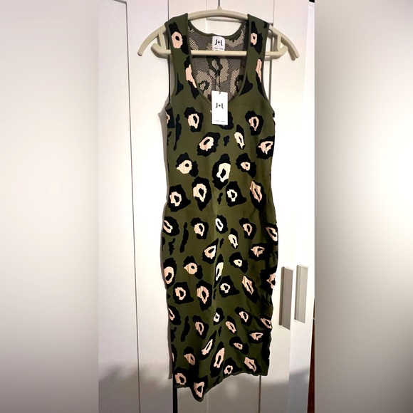 John+ Jenn Dresses & Skirts - John + Jenn midi dress